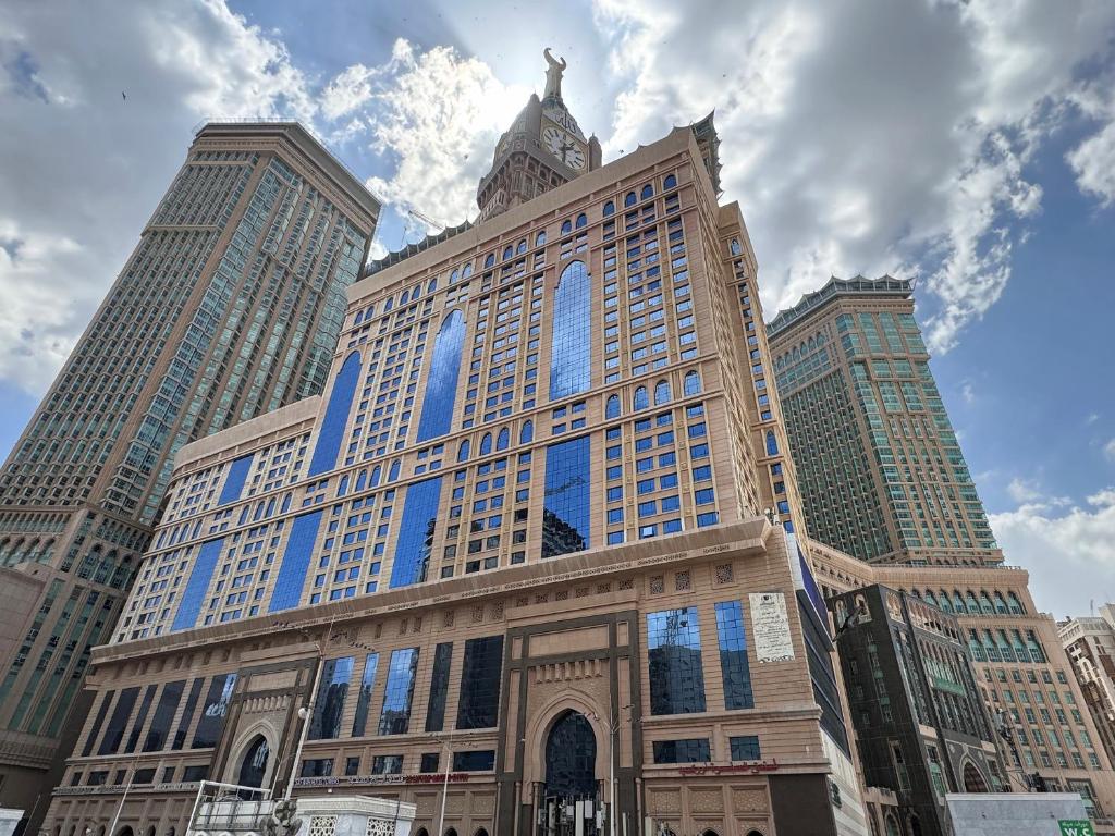 ‬فندق‭ ‬الصفوة‭ ‬البرج‭ ‬الثالث